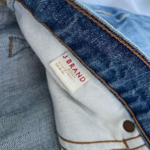 J brand boyfriend cuffed bottom jeans - Picture 2 of 6